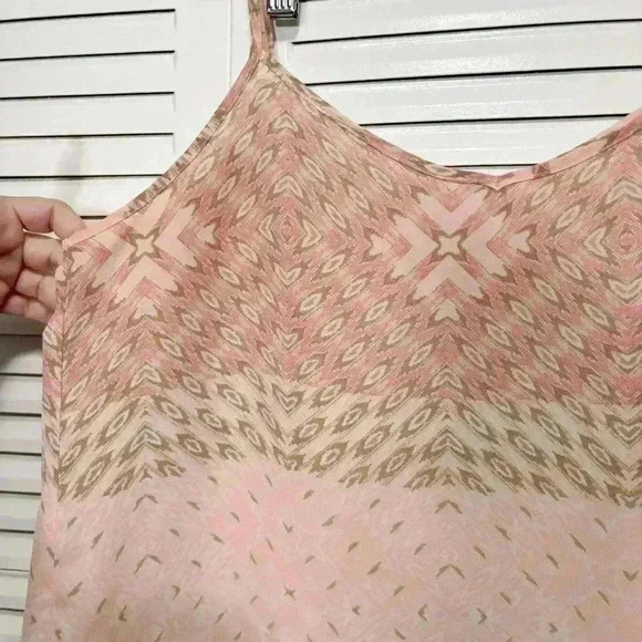 Forever 21 Dusty Rose Bohemian Print Sleeveless Camisole Size M - Picture 2 of 4